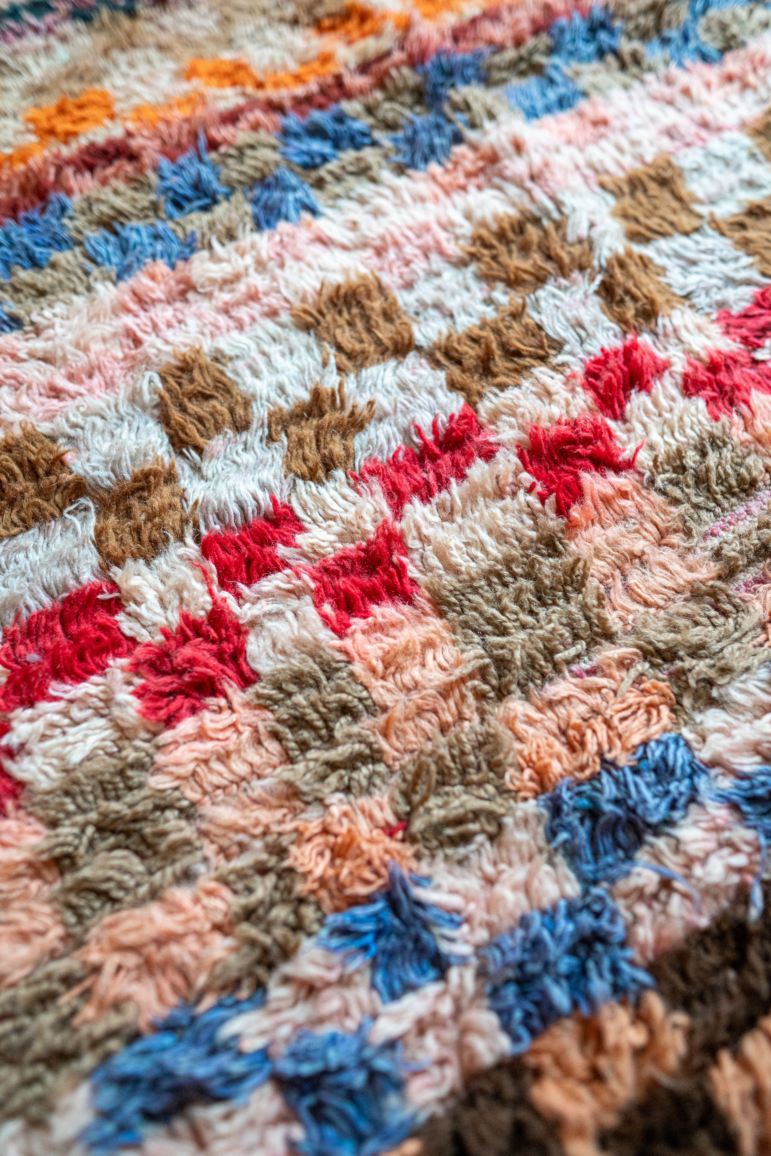 Boucherouite vintage matto "Coctail" 195x320 cm